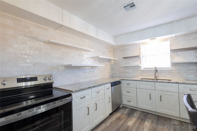 1012 W Tulsa, Sulphur, OK 73086