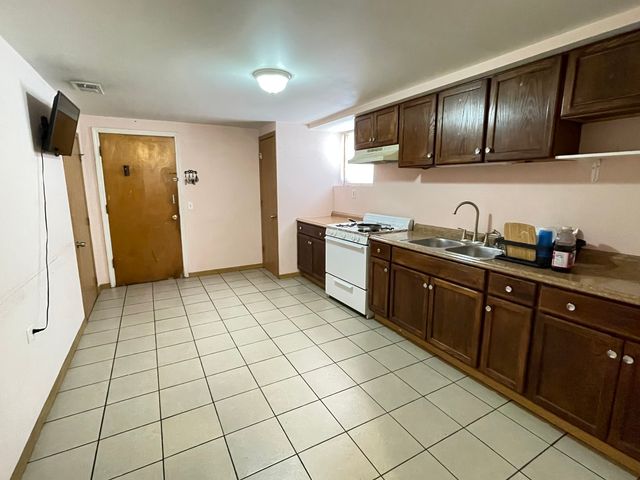 3653 W 71st Street, Chicago, IL 60629