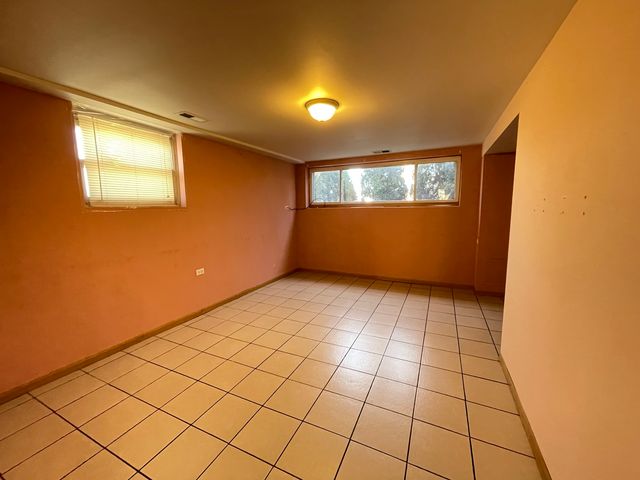 3653 W 71st Street, Chicago, IL 60629