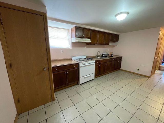 3653 W 71st Street, Chicago, IL 60629