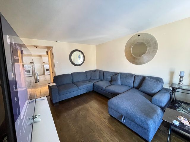 3653 W 71st Street, Chicago, IL 60629