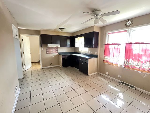 3653 W 71st Street, Chicago, IL 60629