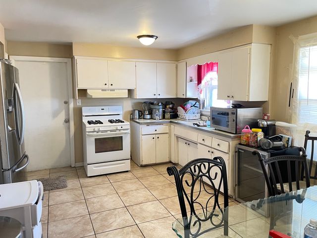 3653 W 71st Street, Chicago, IL 60629