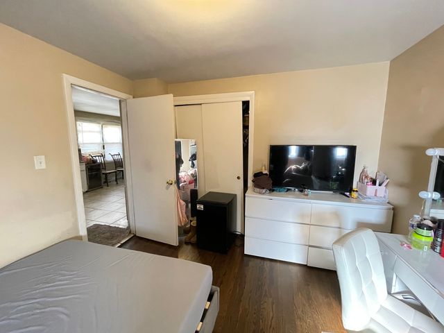 3653 W 71st Street, Chicago, IL 60629