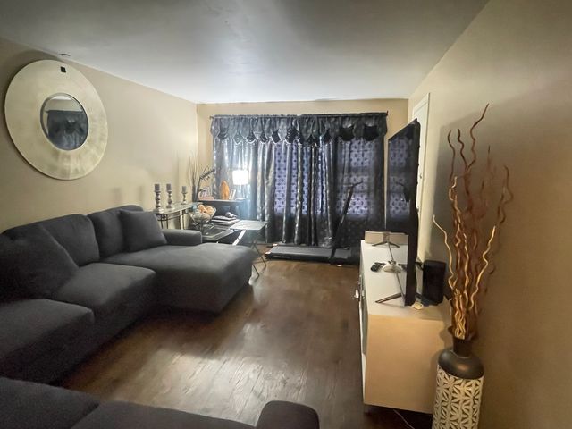 3653 W 71st Street, Chicago, IL 60629