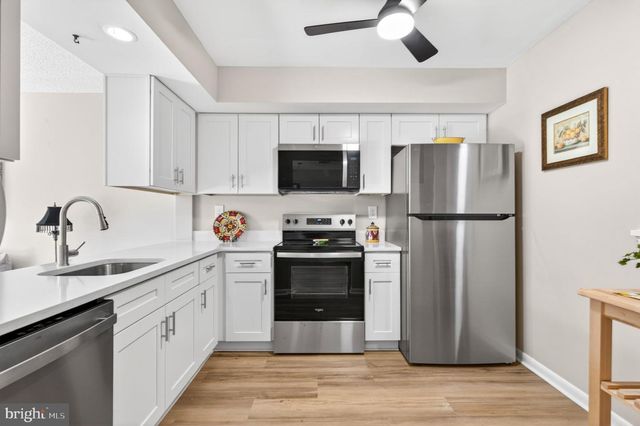 16 GOLDENROD CT, Trenton, NJ 08690
