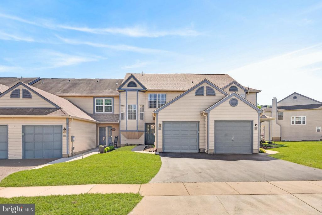 16 GOLDENROD CT, Trenton, NJ 08690
