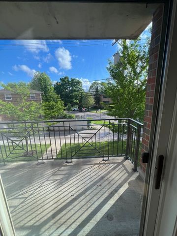 5924 N Lincoln Avenue 206, Chicago, IL 60659