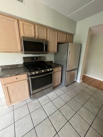 5924 N Lincoln Avenue 206, Chicago, IL 60659