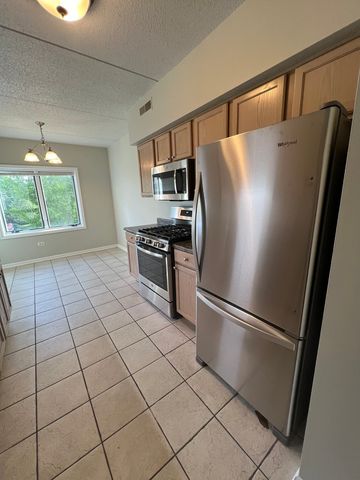 5924 N Lincoln Avenue 206, Chicago, IL 60659