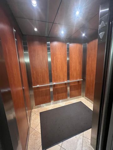 5924 N Lincoln Avenue 206, Chicago, IL 60659