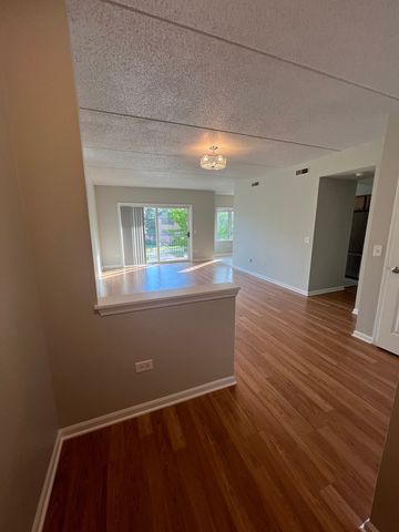 5924 N Lincoln Avenue 206, Chicago, IL 60659