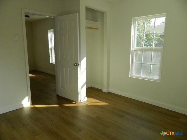 426 Aguila Street, Seguin, TX 78155