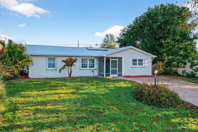 2315 NE 19th Court, Jensen Beach, FL 34957