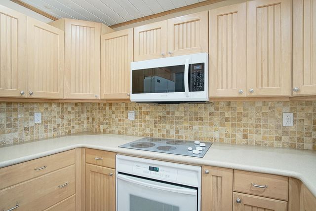 2315 NE 19th Court, Jensen Beach, FL 34957