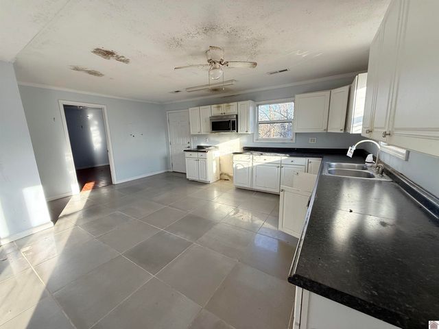 82 Ingleside Road, Kevil, KY 42053