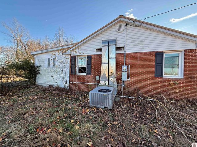 82 Ingleside Road, Kevil, KY 42053