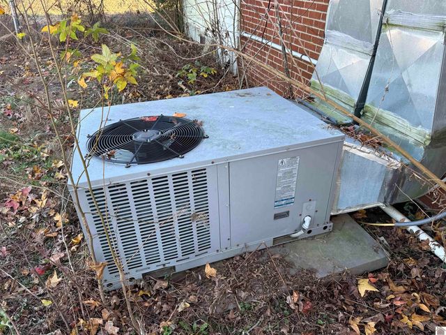 82 Ingleside Road, Kevil, KY 42053