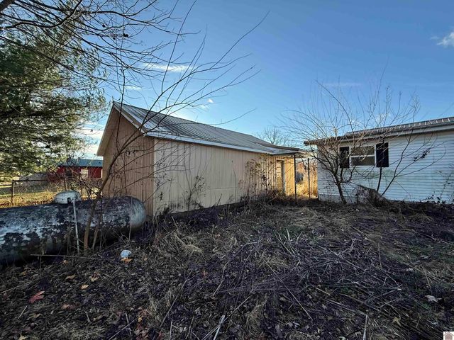 82 Ingleside Road, Kevil, KY 42053