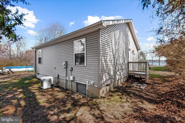 1223 SHORE DR, Colonial Beach, VA 22443