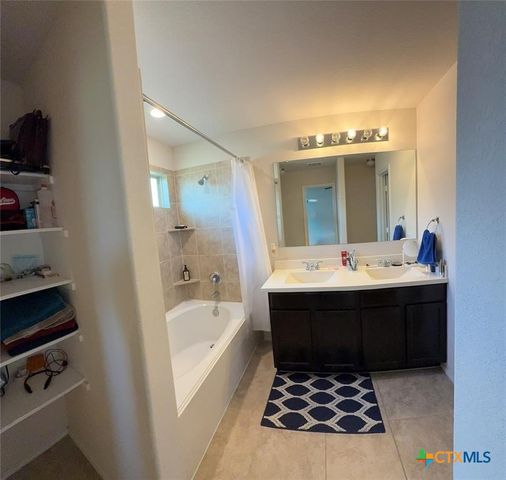 352 Circle Way 37E, Jarrell, TX 76537