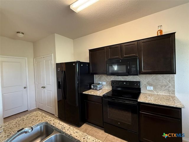 352 Circle Way 37E, Jarrell, TX 76537