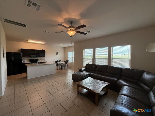 352 Circle Way 37E, Jarrell, TX 76537