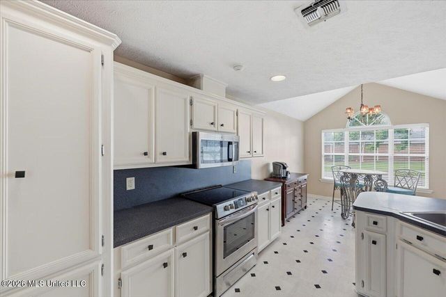 137 Villa Way, Clinton, MS 39056
