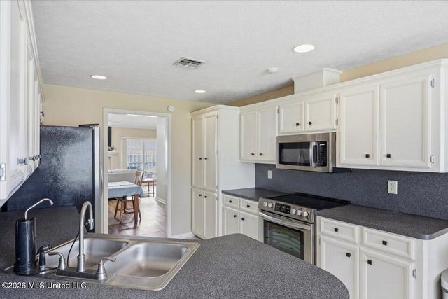 137 Villa Way, Clinton, MS 39056