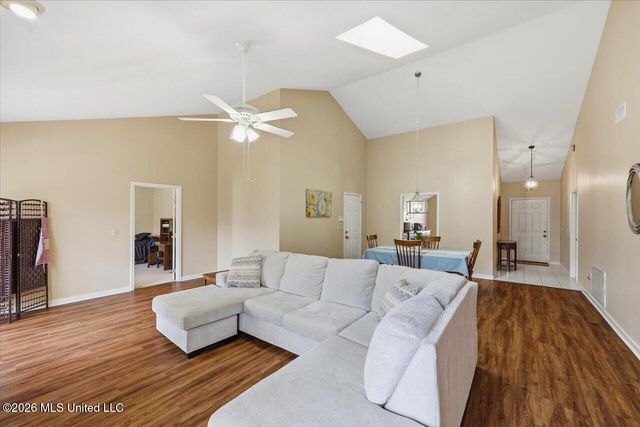 137 Villa Way, Clinton, MS 39056