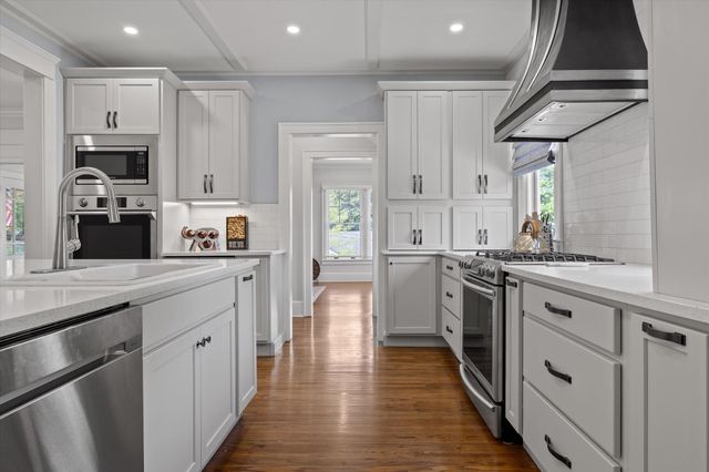 330 Crestway Drive, Chattanooga, TN 37411