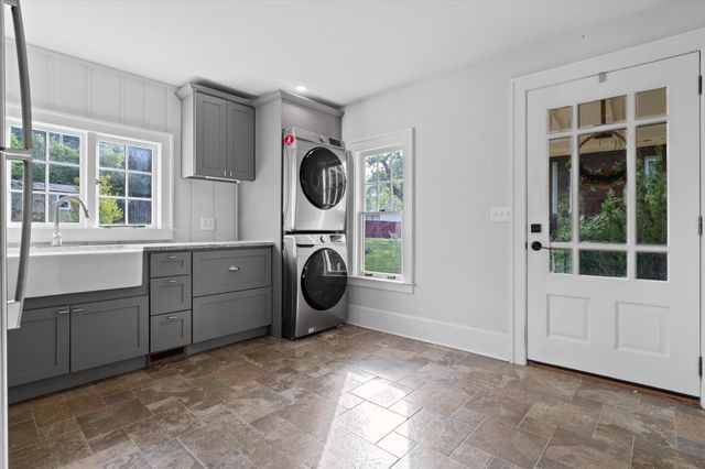 330 Crestway Drive, Chattanooga, TN 37411
