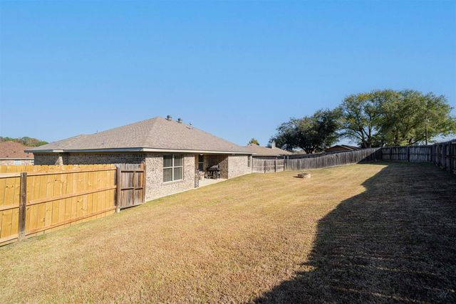 19107 River Rock Dr, Flint, TX 75762