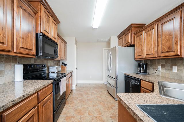 19107 River Rock Dr, Flint, TX 75762