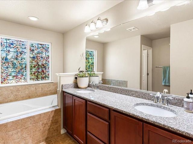 9019 Sandpiper Dr, Longmont, CO 80504