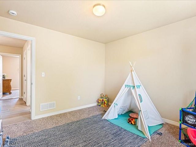 9019 Sandpiper Dr, Longmont, CO 80504