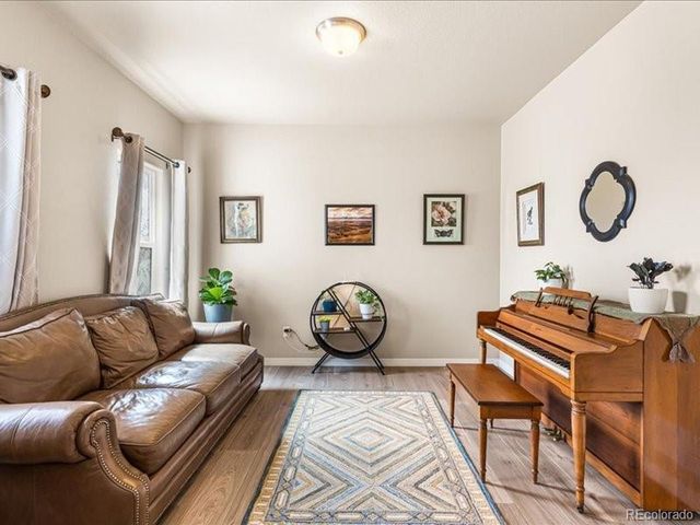 9019 Sandpiper Dr, Longmont, CO 80504