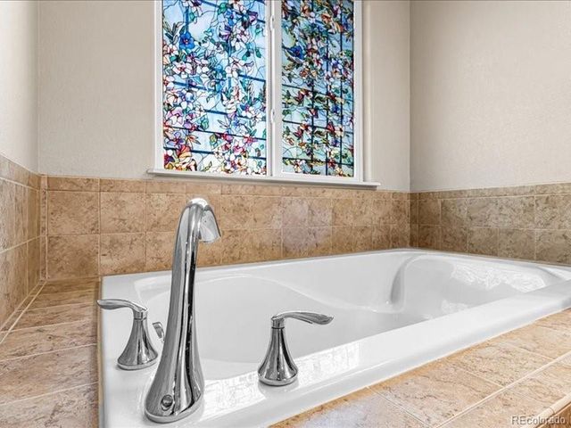 9019 Sandpiper Dr, Longmont, CO 80504