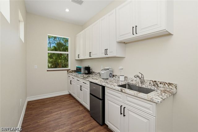 4120 3rd AVE NW, Naples, FL 34119