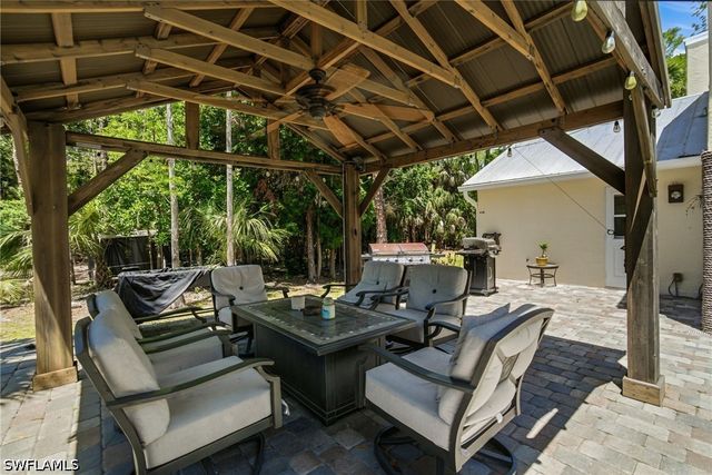 4120 3rd AVE NW, Naples, FL 34119