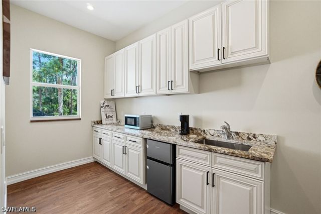 4120 3rd AVE NW, Naples, FL 34119