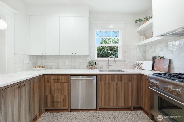 357 Garfield Street, Seattle, WA 98109