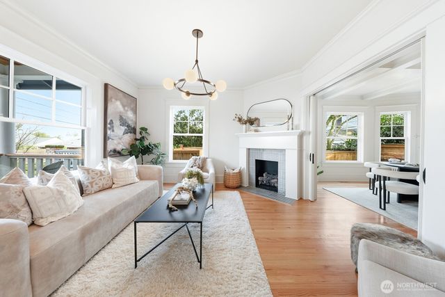 357 Garfield Street, Seattle, WA 98109