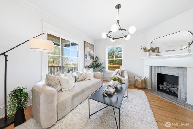 357 Garfield Street, Seattle, WA 98109