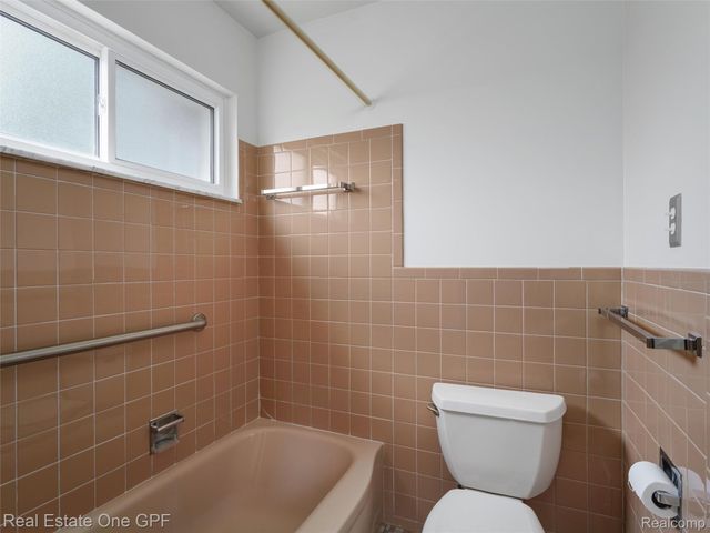 5214 Busch Avenue, Warren, MI 48091