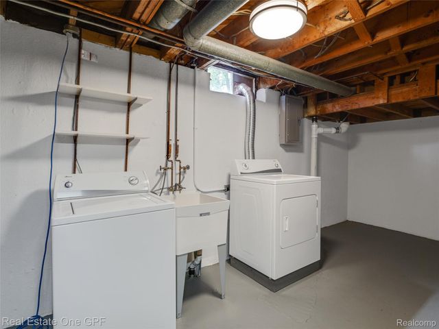 5214 Busch Avenue, Warren, MI 48091