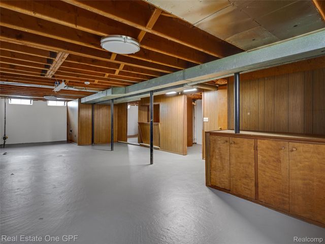 5214 Busch Avenue, Warren, MI 48091