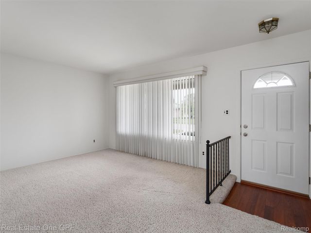5214 Busch Avenue, Warren, MI 48091