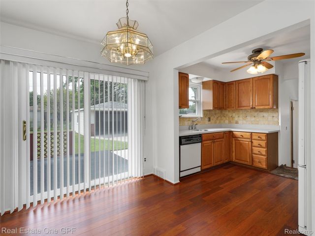 5214 Busch Avenue, Warren, MI 48091