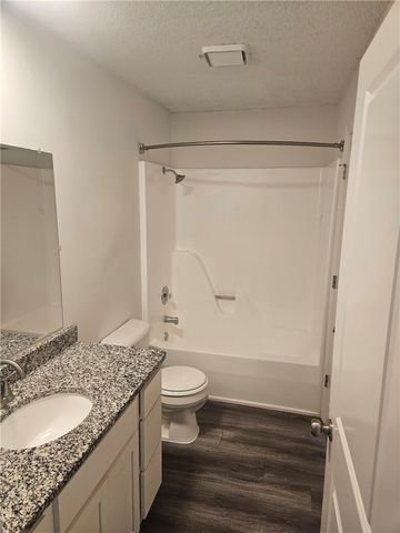 1301 E Central Avenue F-9, Bentonville, AR 72712